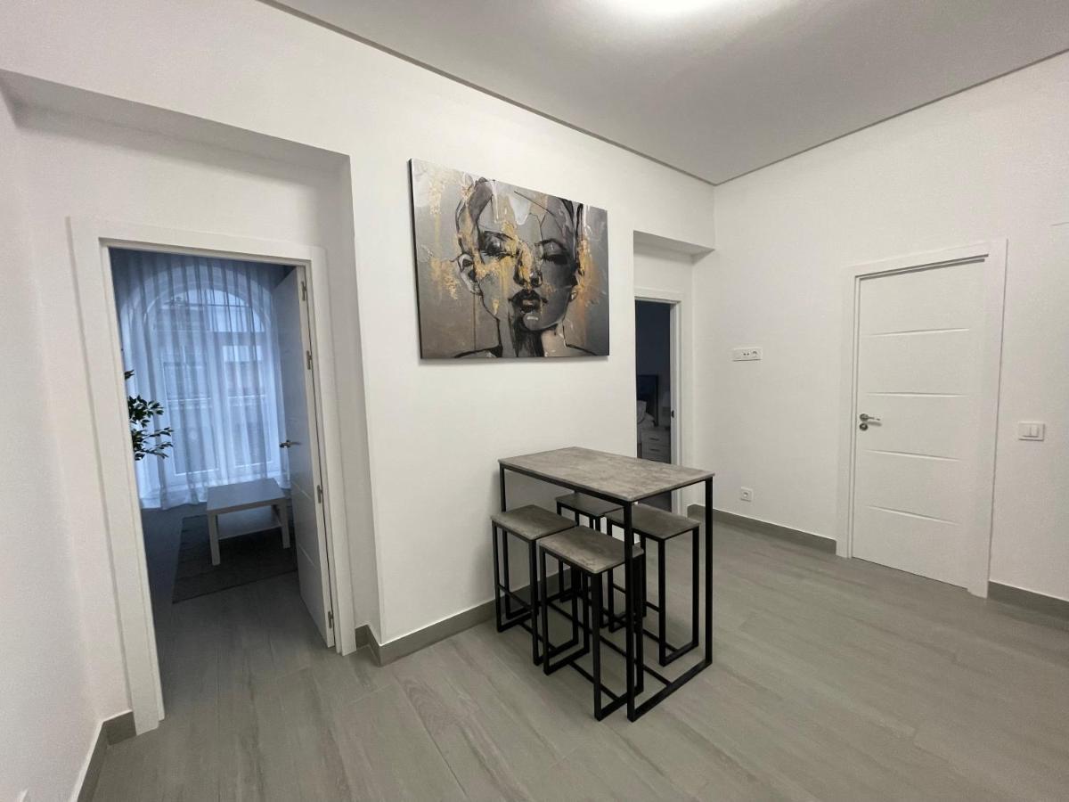 Suara Apartamentos 1 Madrid Luaran gambar